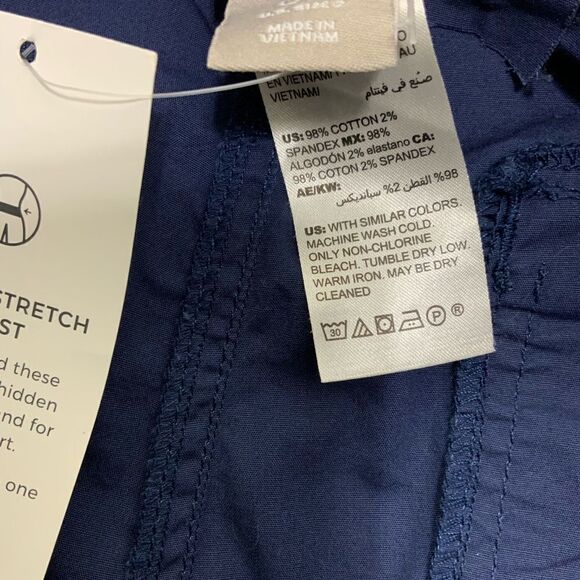 CHICO’S navy blue bermuda length shorts - Picture 4 of 4